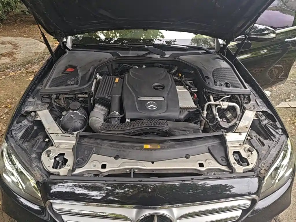 Mercedes-Benz E-Class — миниатюра 20