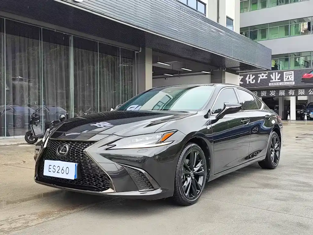 Купить Lexus ES