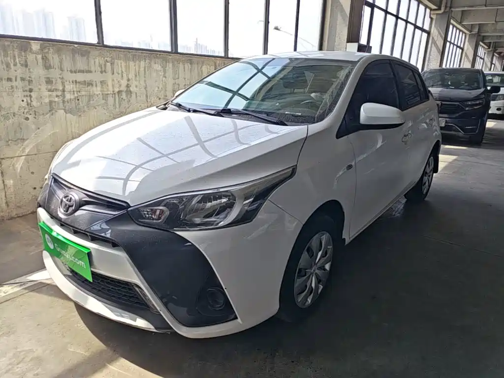Toyota Yaris L — миниатюра 2