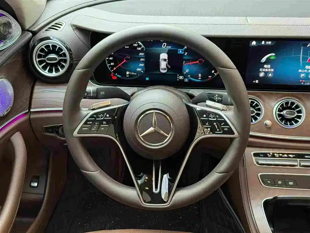 Mercedes-Benz E-Class — миниатюра 6
