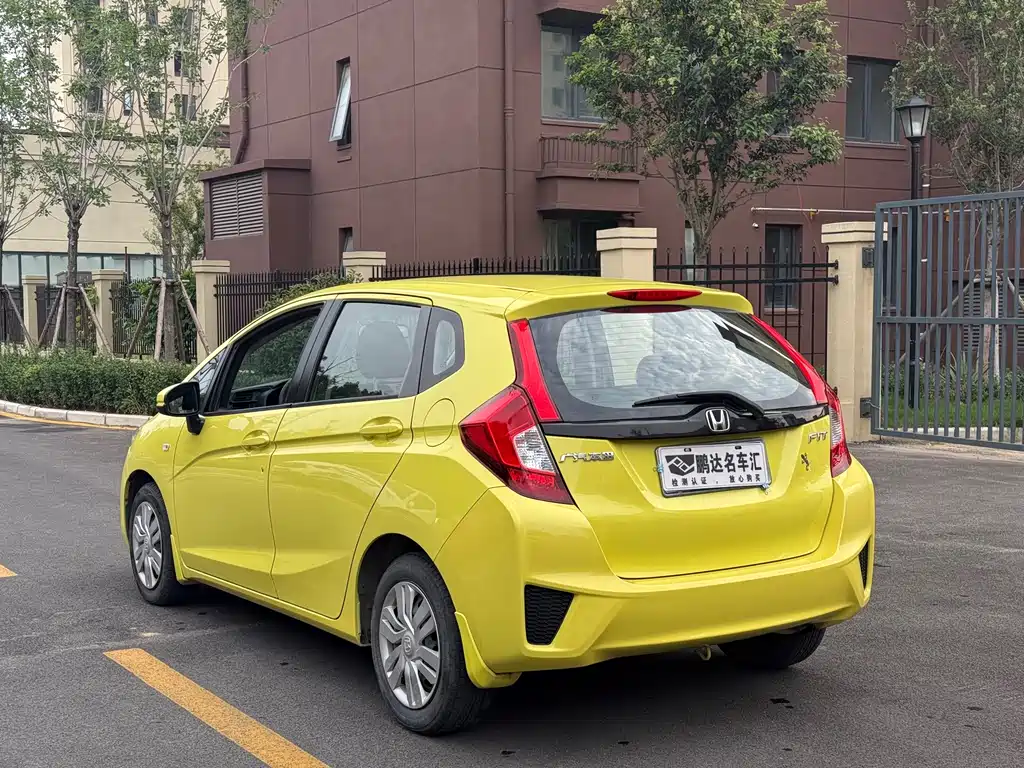 Honda Fit — миниатюра 7