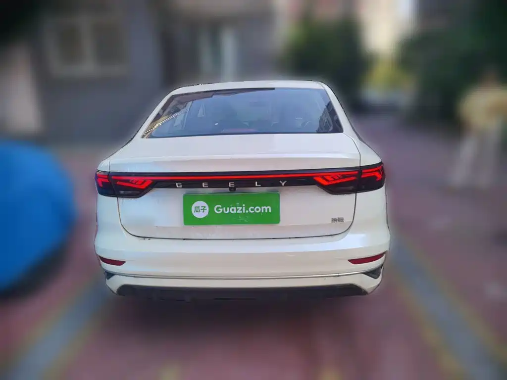 Geely Emgrand — миниатюра 3