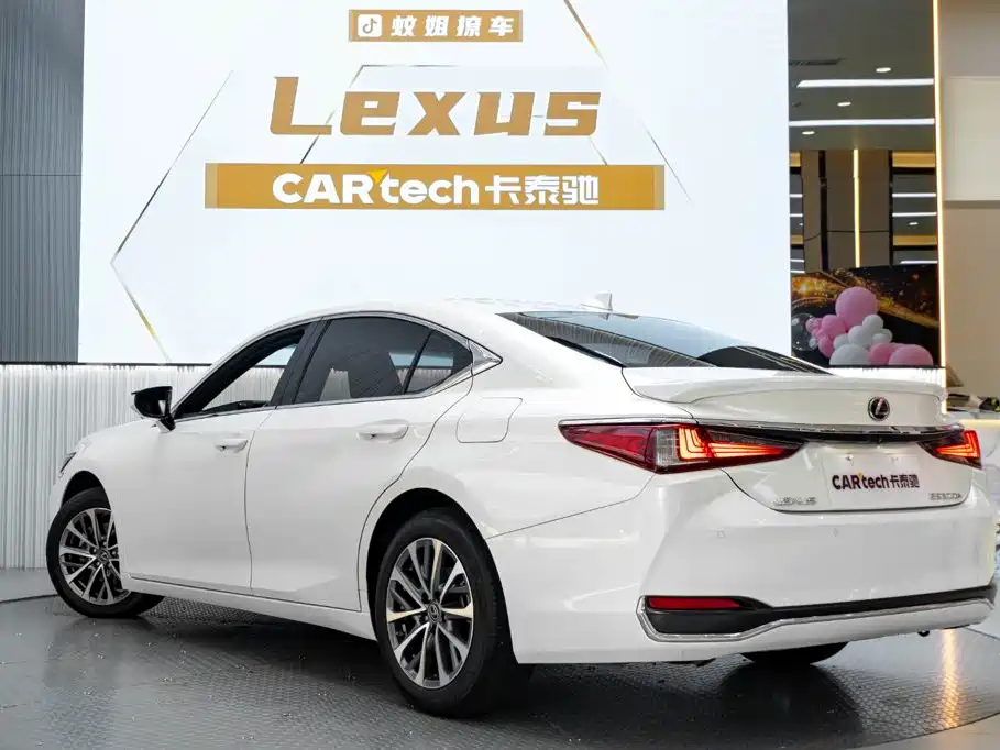 Lexus ES — миниатюра 6
