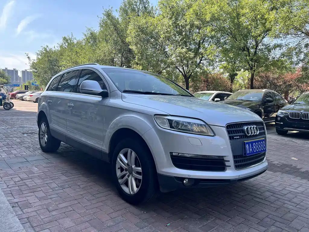 Audi Q7 — миниатюра 8