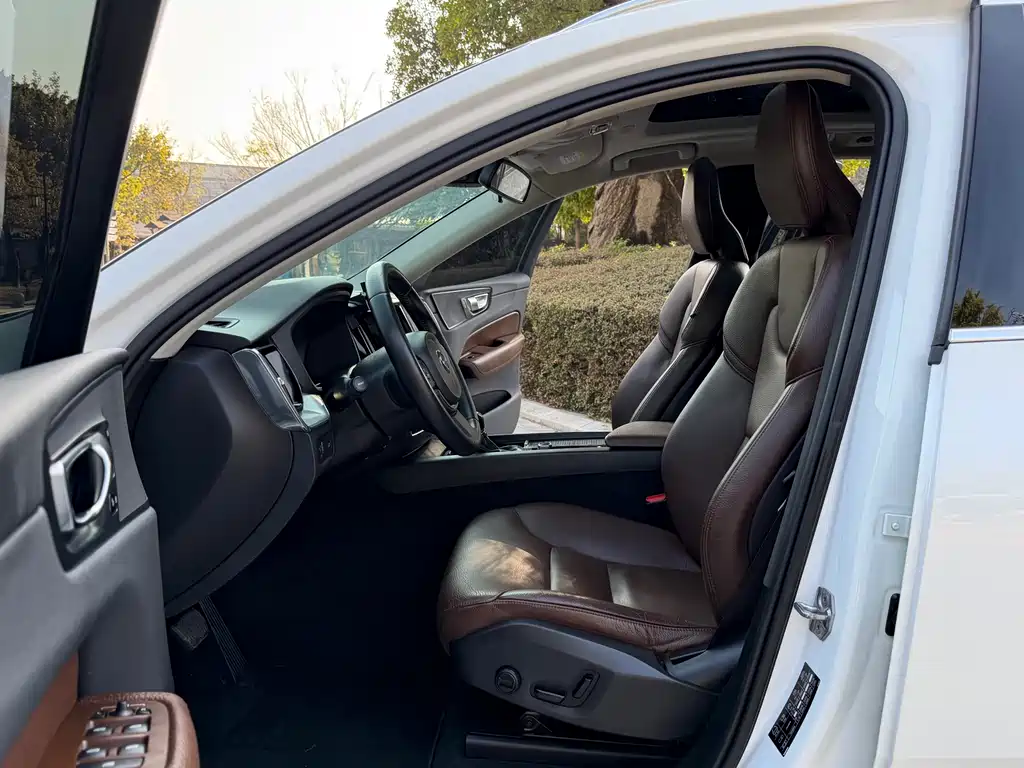Volvo XC60 T5 4WD Smart Leisure Edition China VI, фото 5