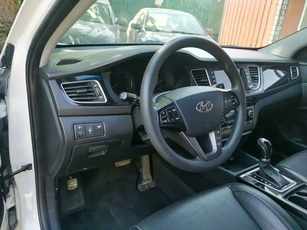Hyundai Mistra — миниатюра 10