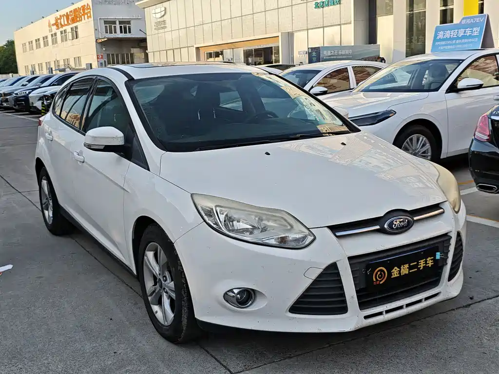 Ford Focus 2012 1.6L AT