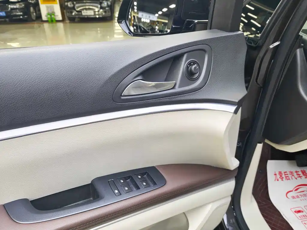 Buick GL8 — миниатюра 12