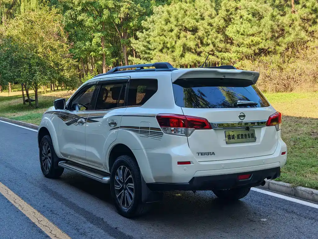 Nissan Terra — миниатюра 12