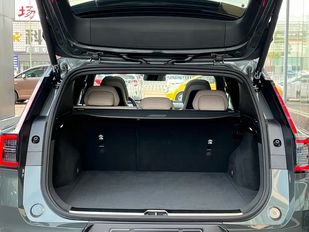 Volvo гибрид Volvo XC70 plug-in — миниатюра 16