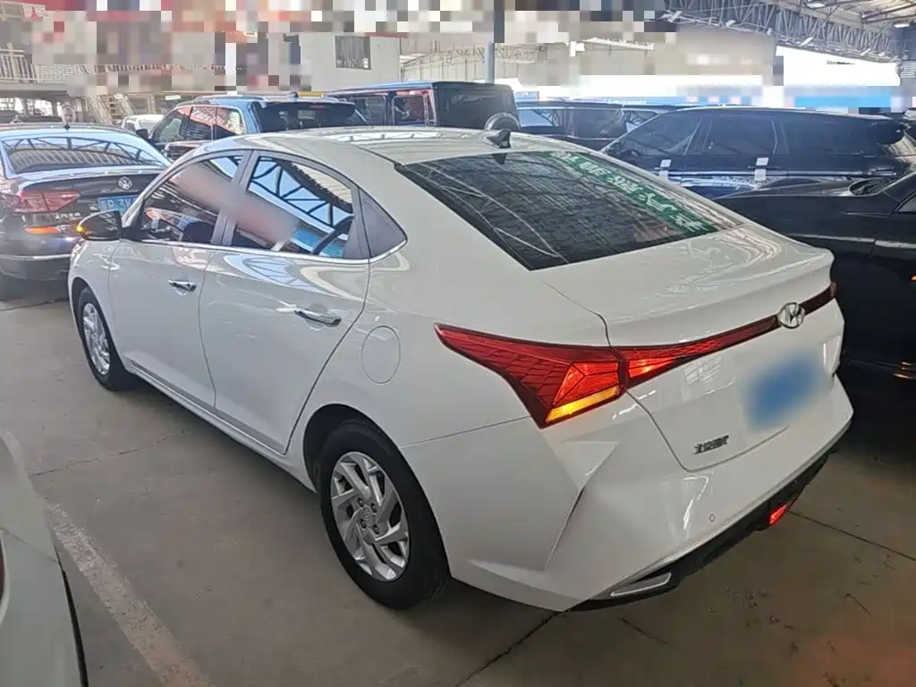 Hyundai Verna — миниатюра 5