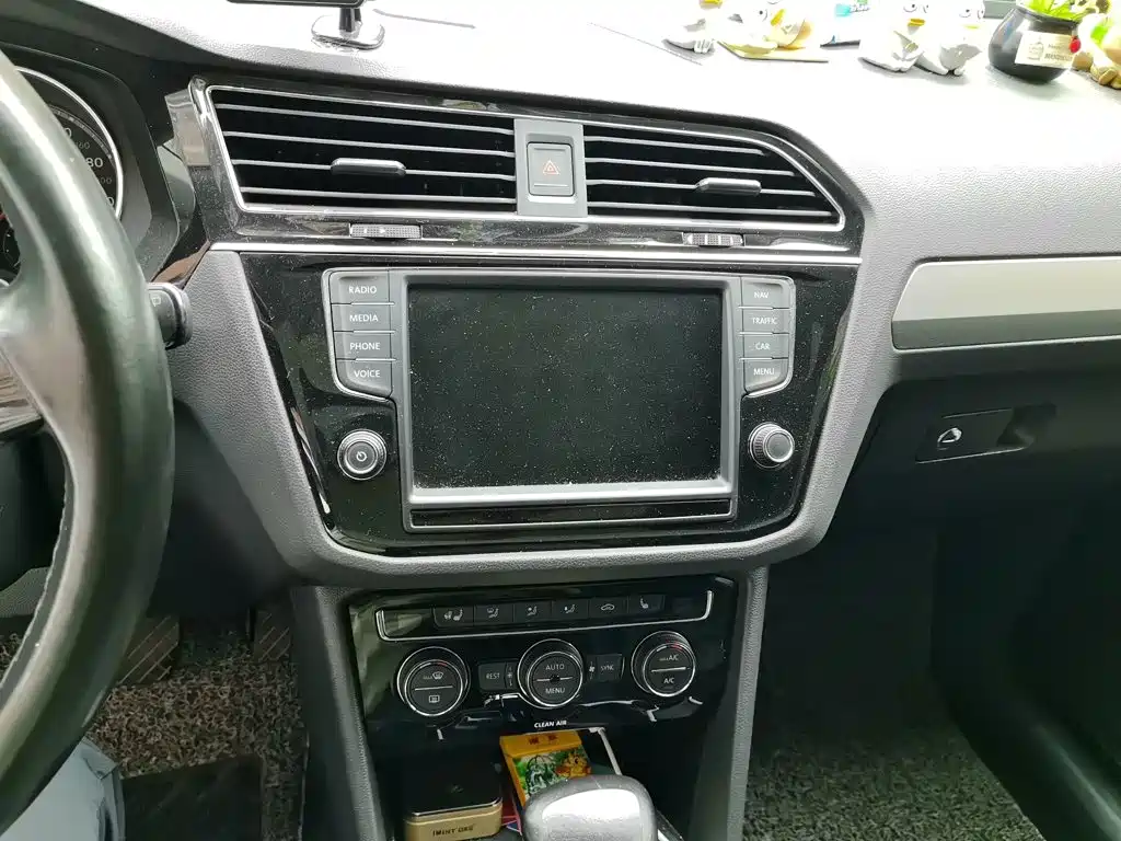 Volkswagen Tiguan L — миниатюра 6