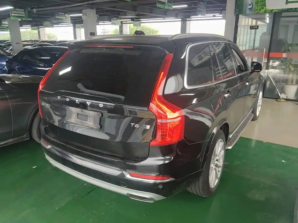 Volvo XC90 — миниатюра 7