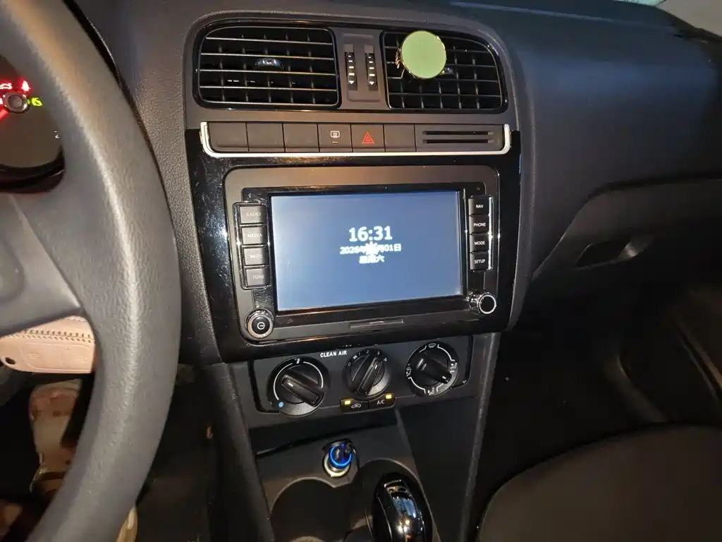 Volkswagen Polo — миниатюра 6