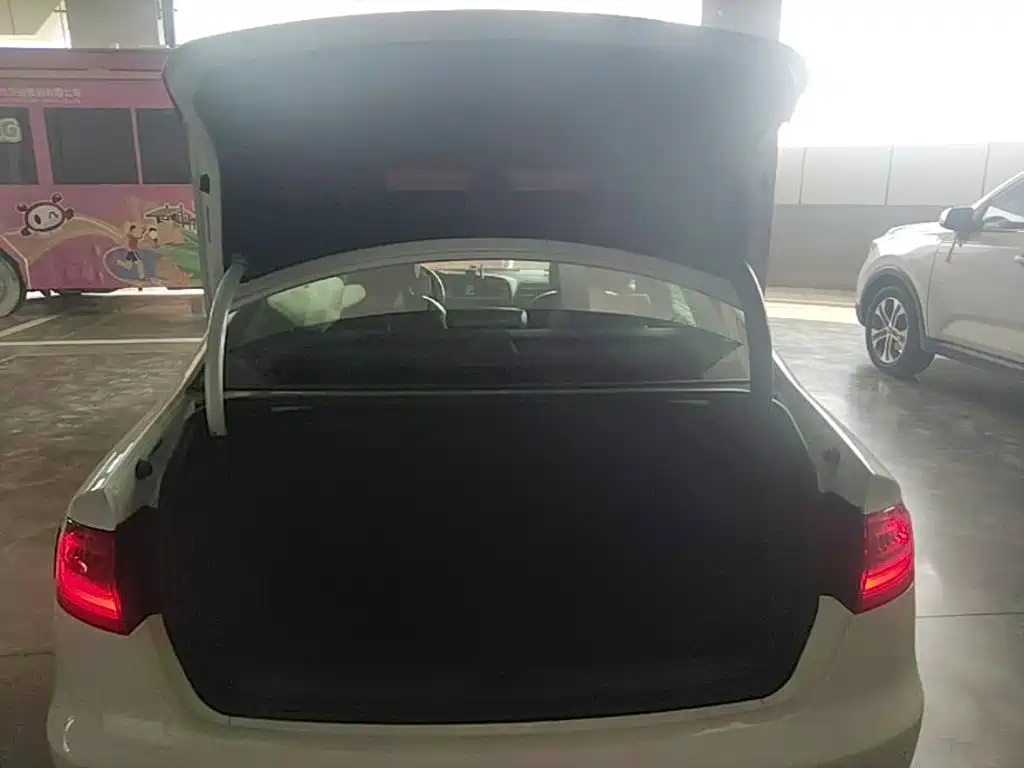 Audi A4L — миниатюра 15