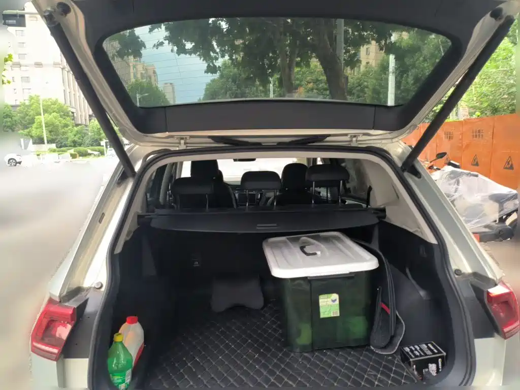Volkswagen Tiguan L — миниатюра 10