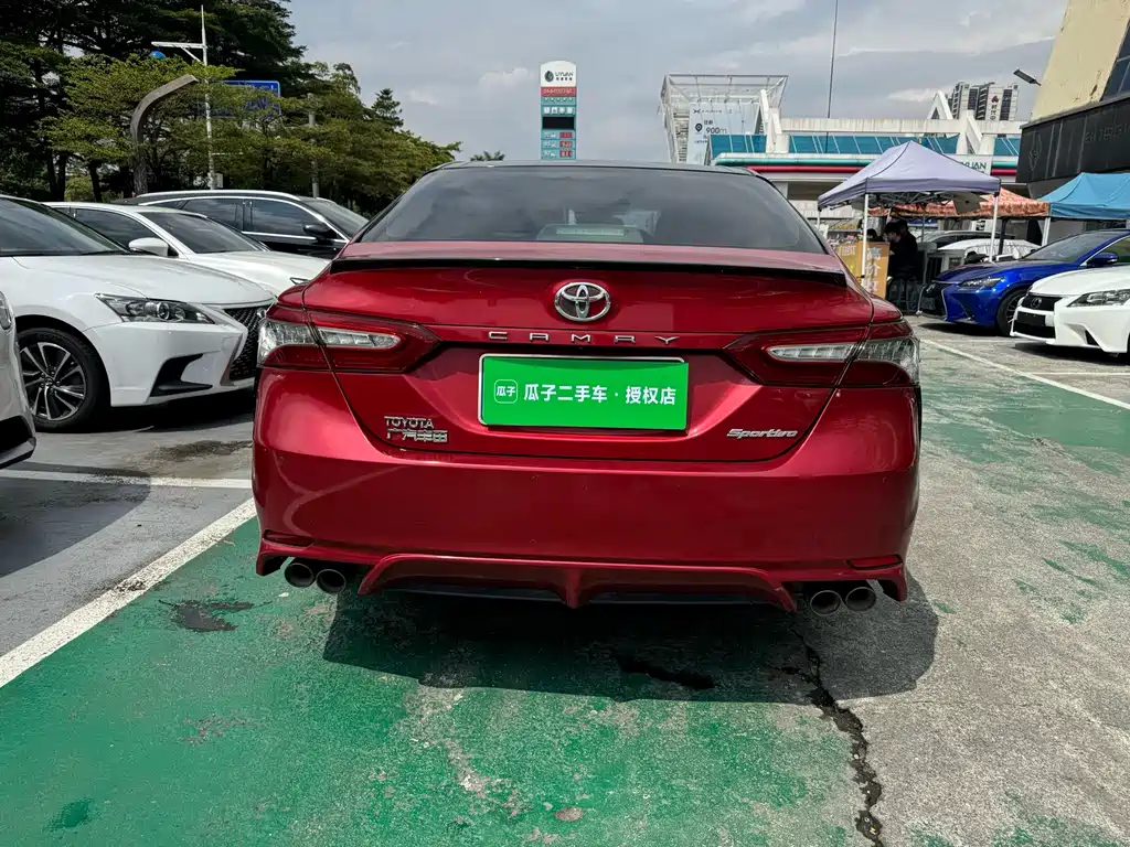 Toyota Camry — миниатюра 5