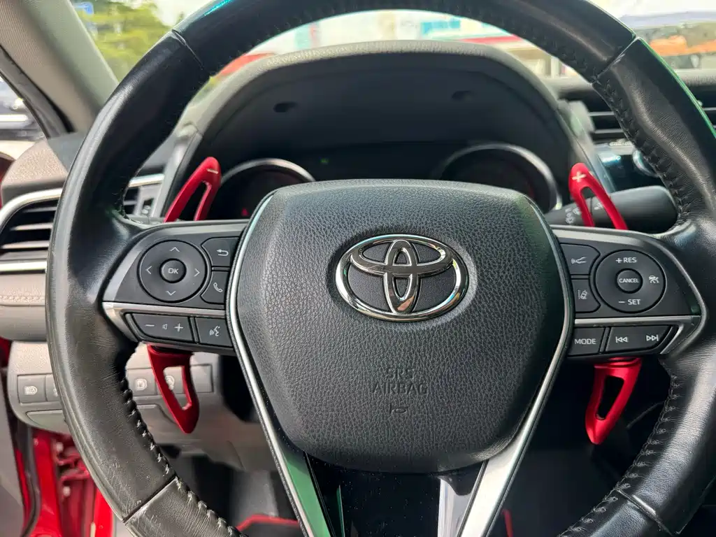 Toyota Camry — миниатюра 14