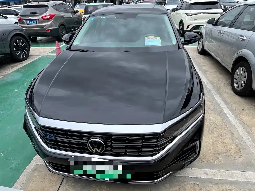 Volkswagen Passat PHEV — миниатюра 2