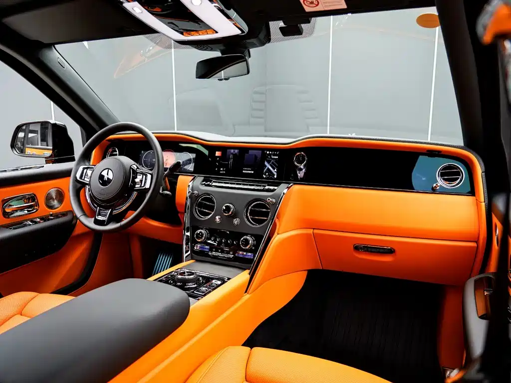 Rolls-Royce Cullinan — миниатюра 21