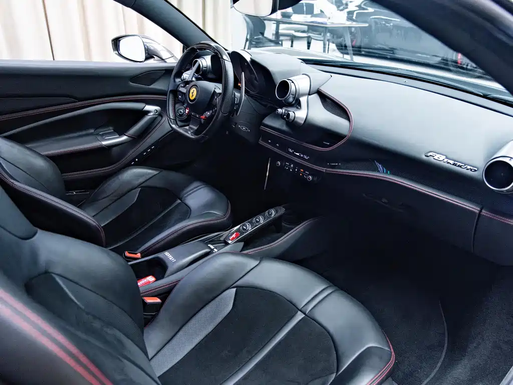 Ferrari F8 — миниатюра 6