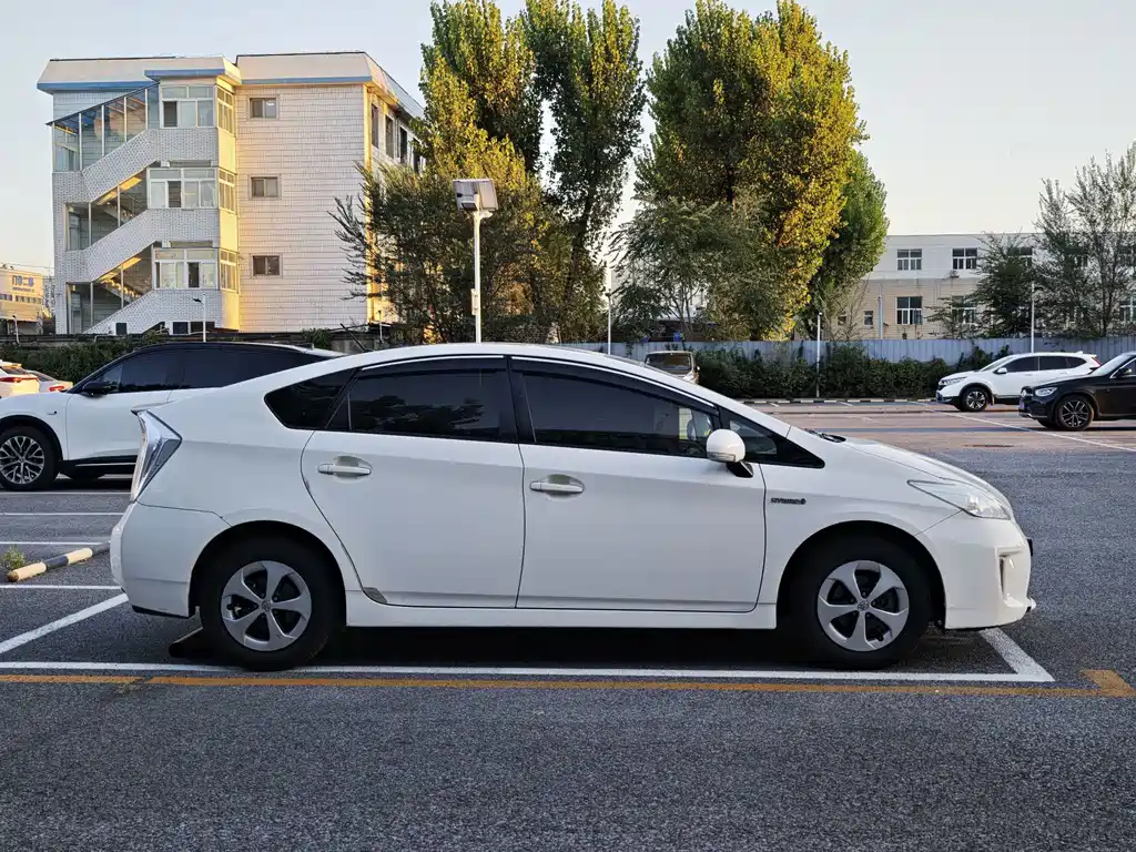 Toyota Prius — миниатюра 14