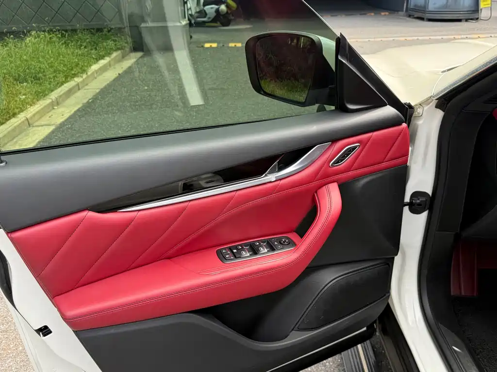 Maserati Levante — миниатюра 10