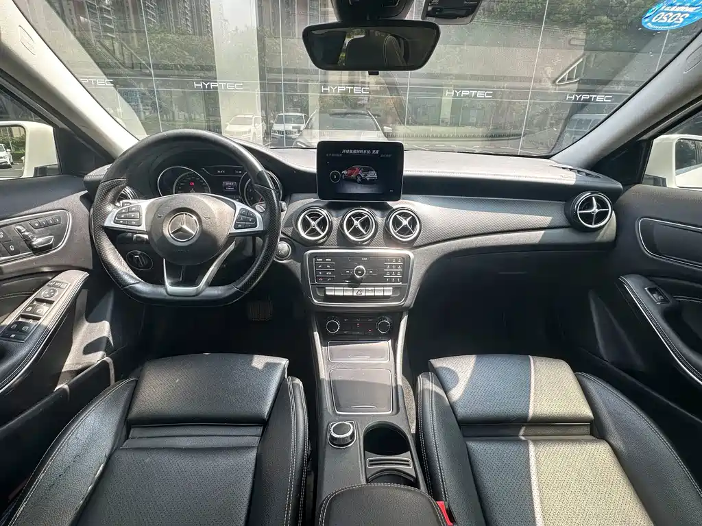 Mercedes-Benz GLA — миниатюра 9