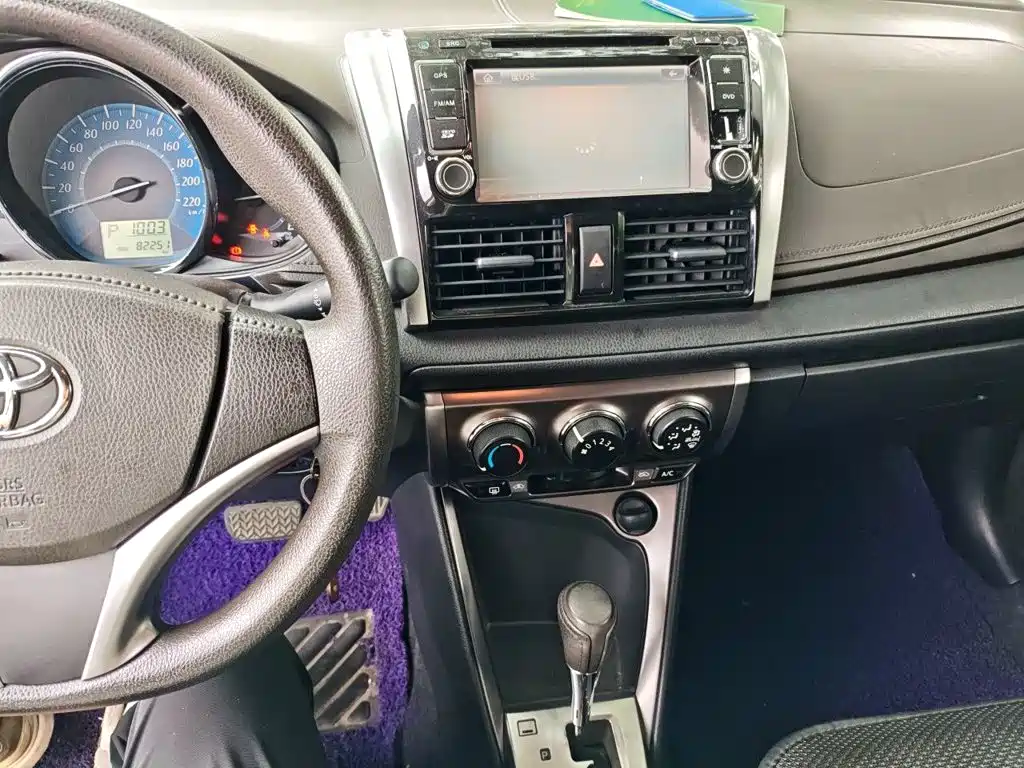 Toyota Yaris L — миниатюра 9
