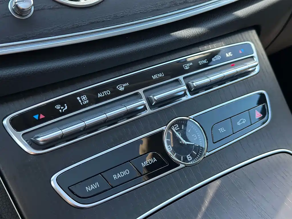 MERCEDES-BENZ E CLASS