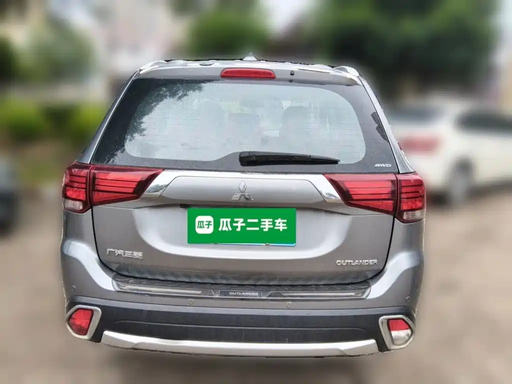 Mitsubishi Outlander 2018 2.4L Elite 5 мест