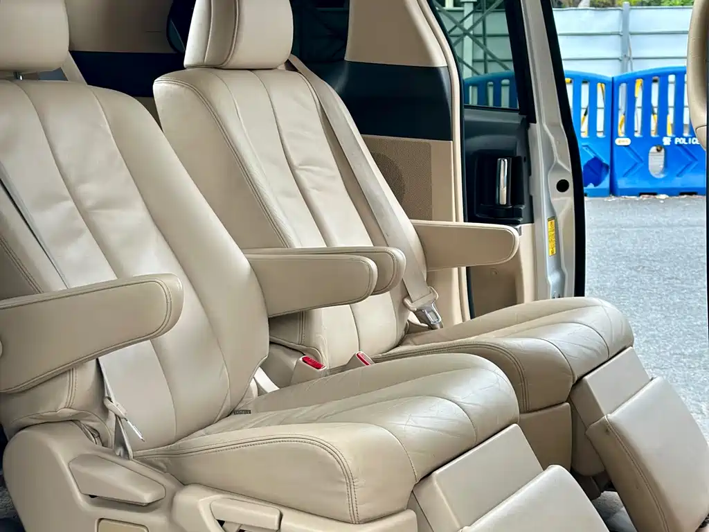 Toyota Previa — миниатюра 13