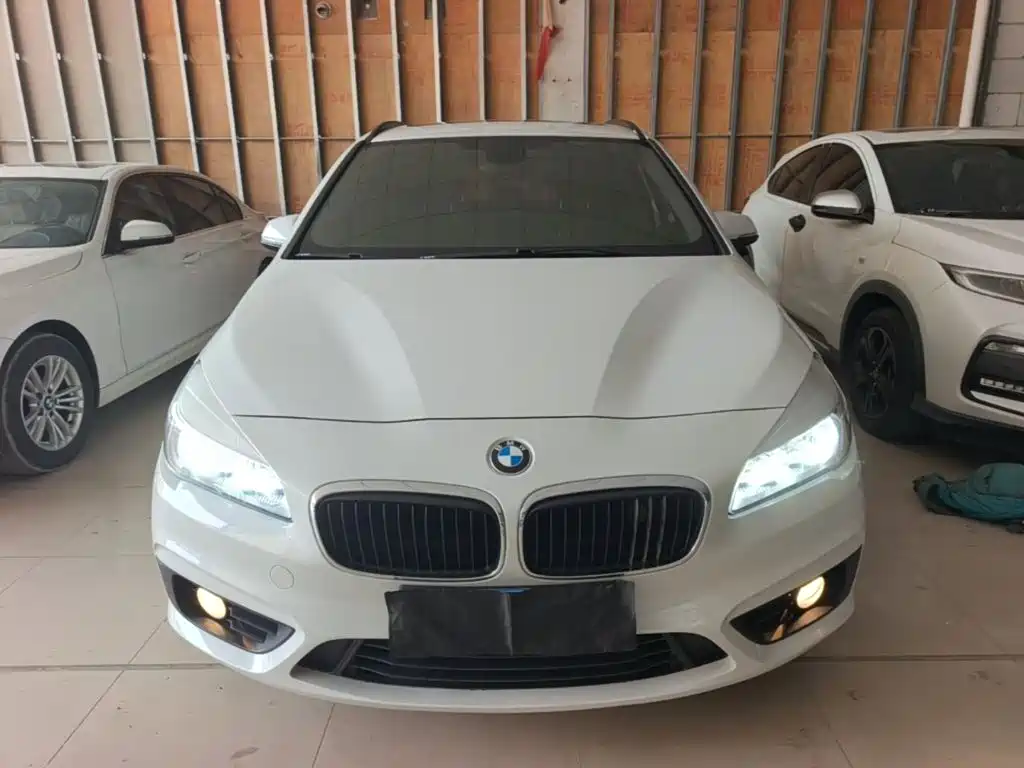 BMW 2 Series Active Tourer — миниатюра 3