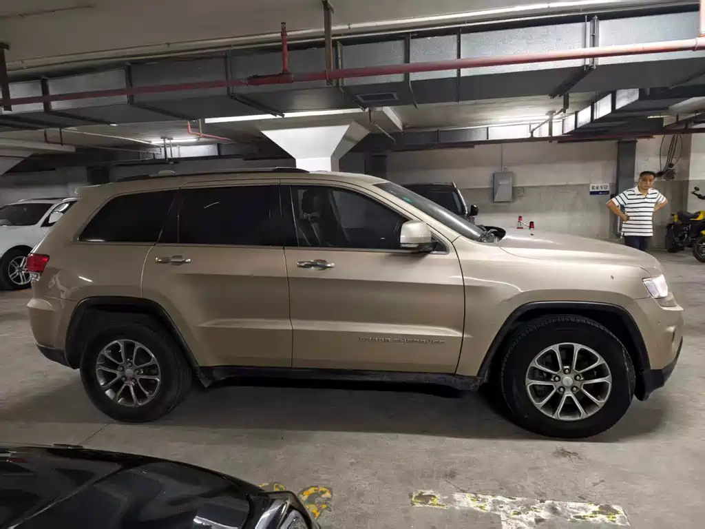 Jeep Grand Cherokee (Import) — миниатюра 4