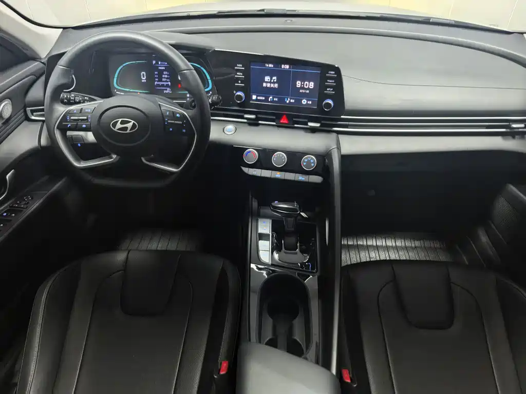 Hyundai Elantra — миниатюра 12