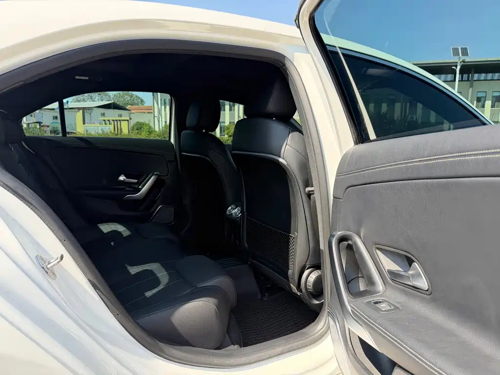 Mercedes-Benz A-Class — миниатюра 10
