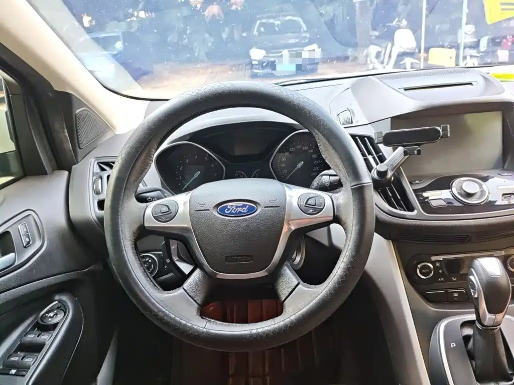 Ford Kuga — миниатюра 13