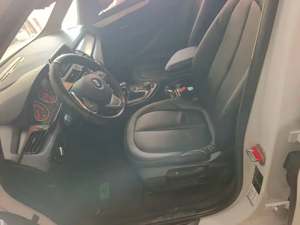 BMW 2 Series Active Tourer — миниатюра 15