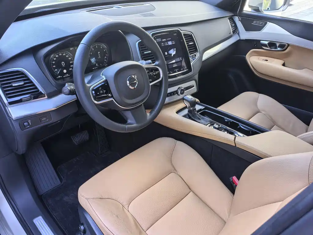 Volvo XC90 — миниатюра 22