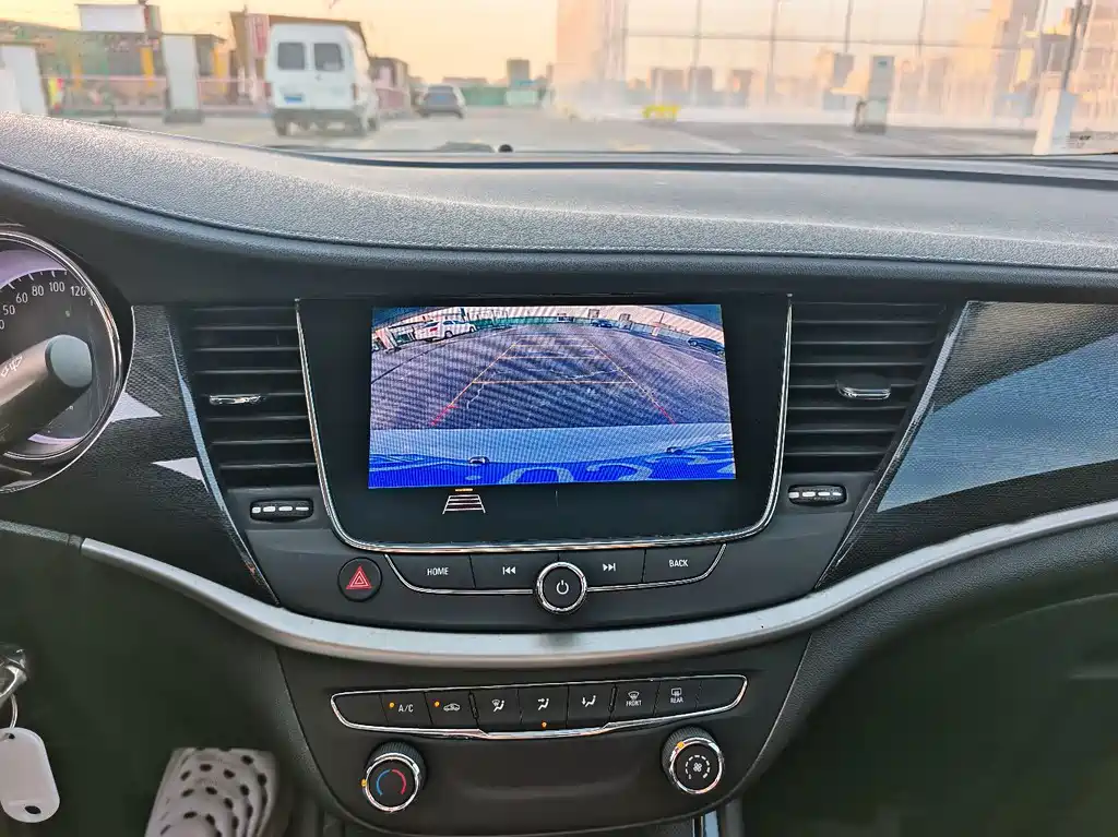 Buick Verano — миниатюра 15