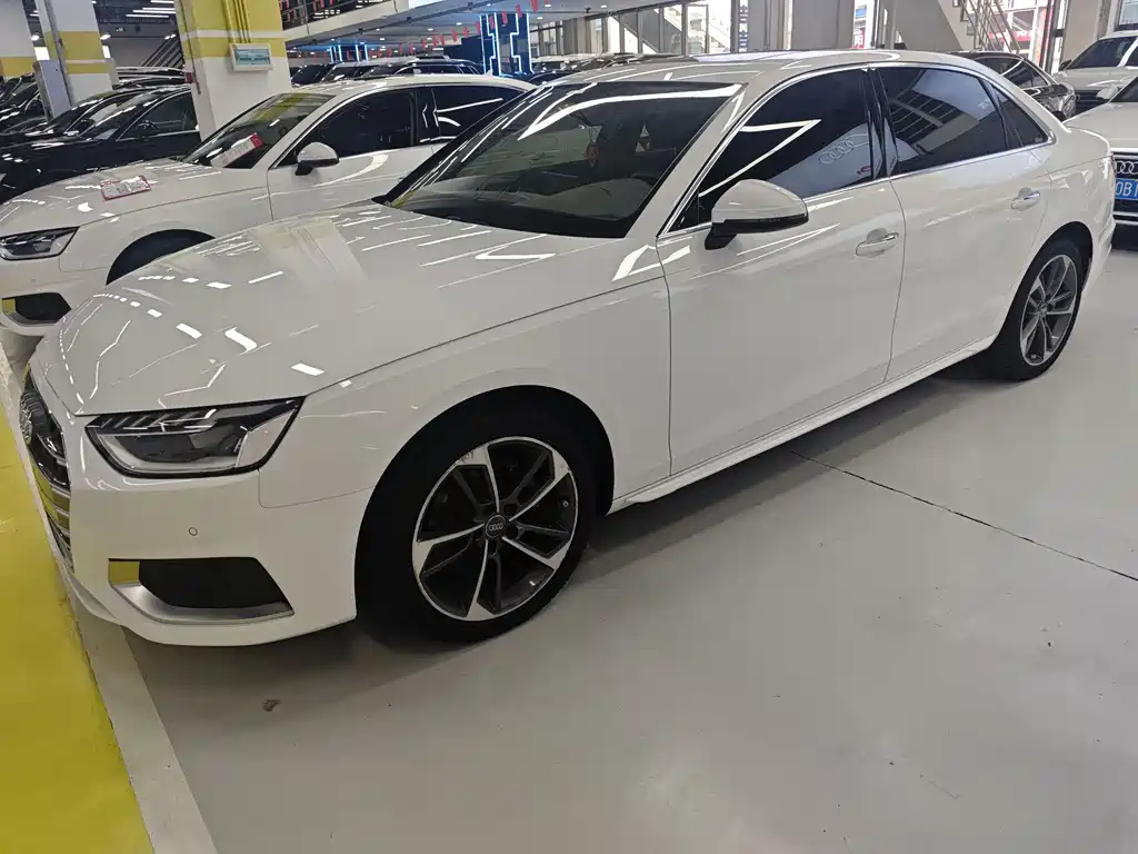 Audi A4L 2021