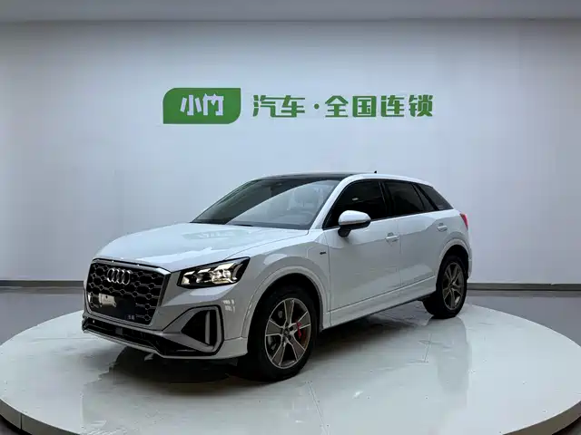 AUDI  Q2L