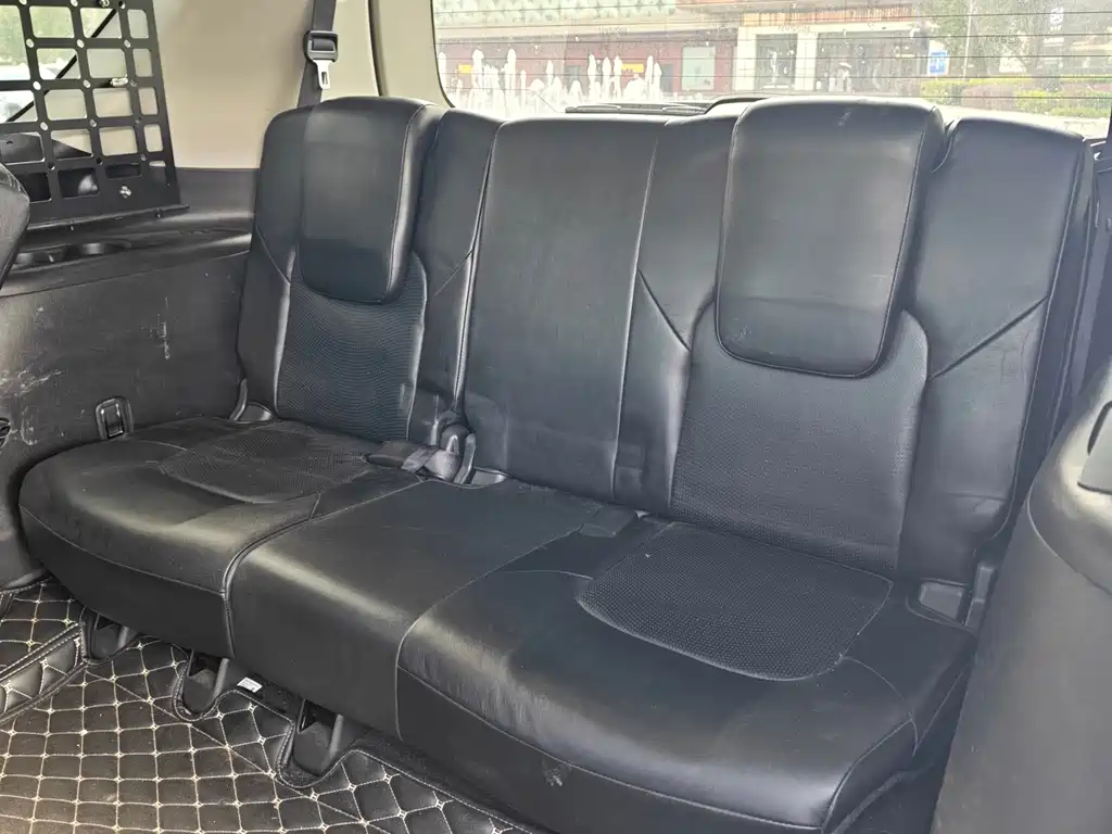 Nissan Patrol — миниатюра 17