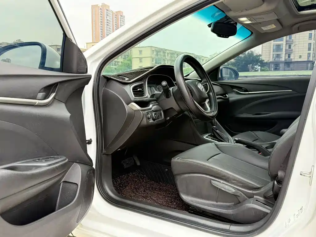 Buick Excelle — миниатюра 2