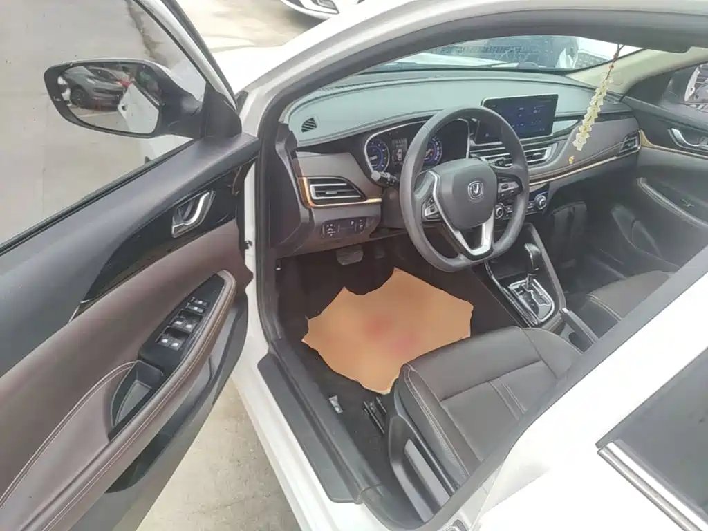 Changan Eado DT — миниатюра 16