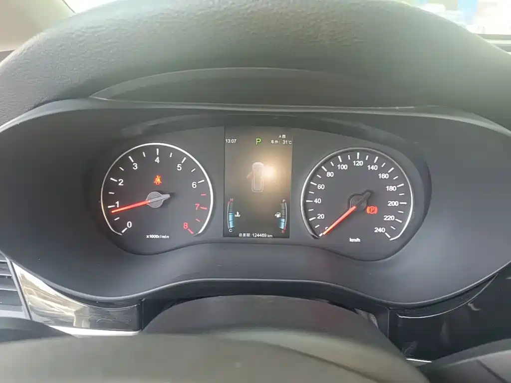 BYD MAX — миниатюра 12