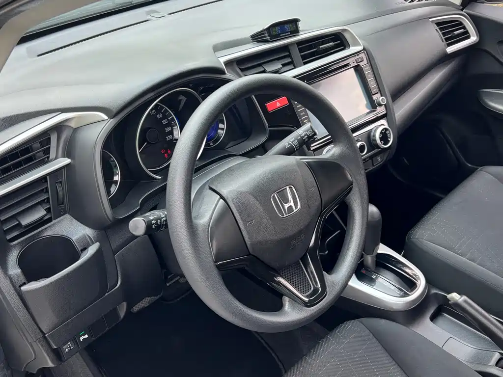 Honda Fit — миниатюра 11