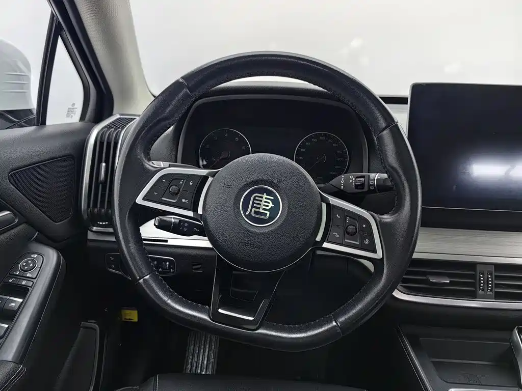 BYD Tang — миниатюра 11