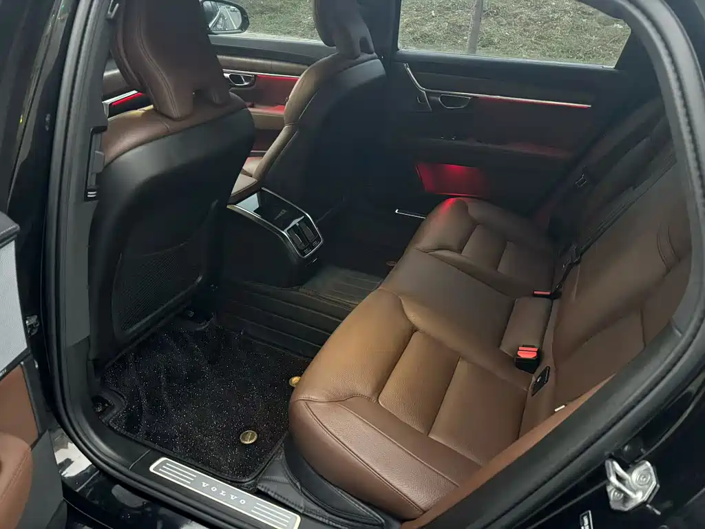 Volvo S90 2022 B5 Luxury