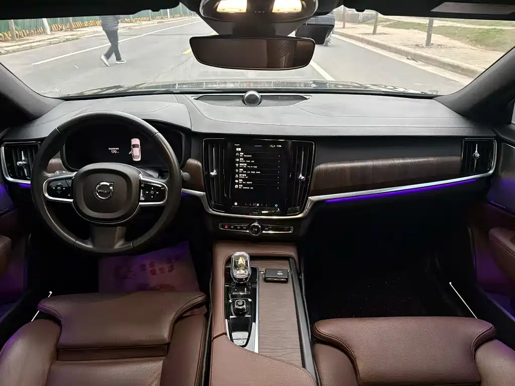 Volvo S90 2022 B5 Luxury